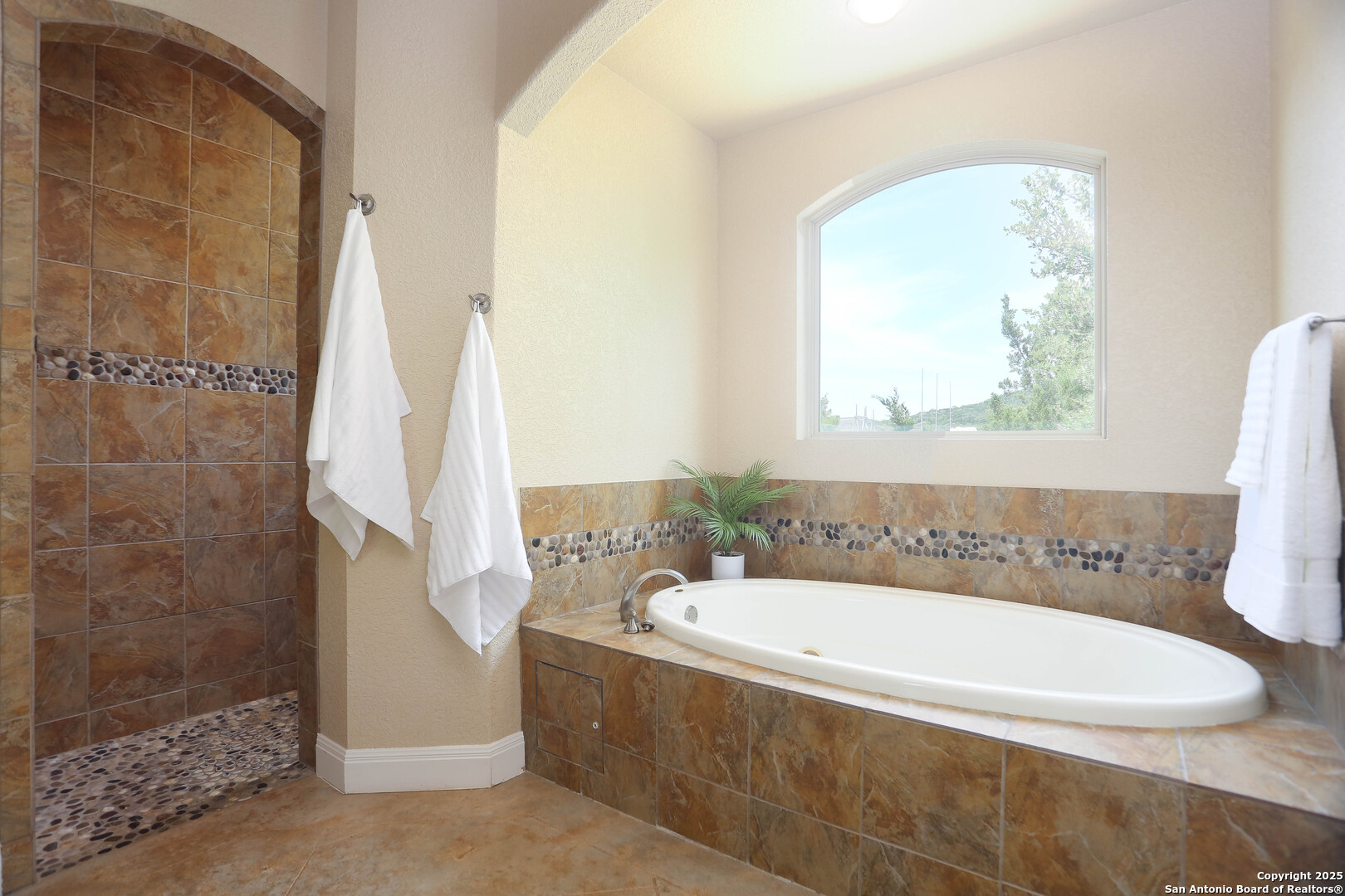 12302 Calvert Helotes, TX 78023 - Photo 15 of 43