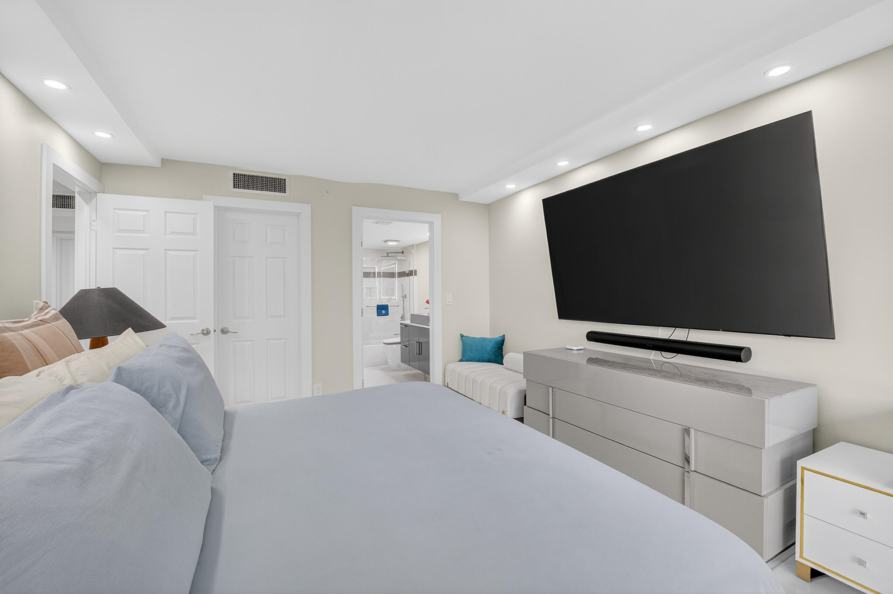 7835 Lakeside Boulevard, Unit 925 Boca Raton, FL 33434 - Photo 20 of 88 Ensuite