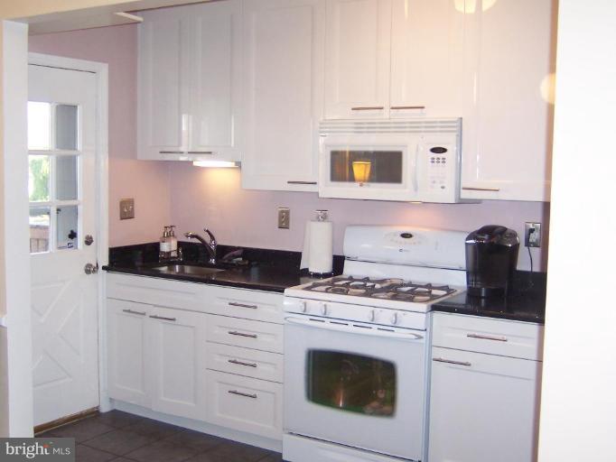 3431 Dunran Road Dundalk, MD 21222 - Photo 2 of 22 Kitchen