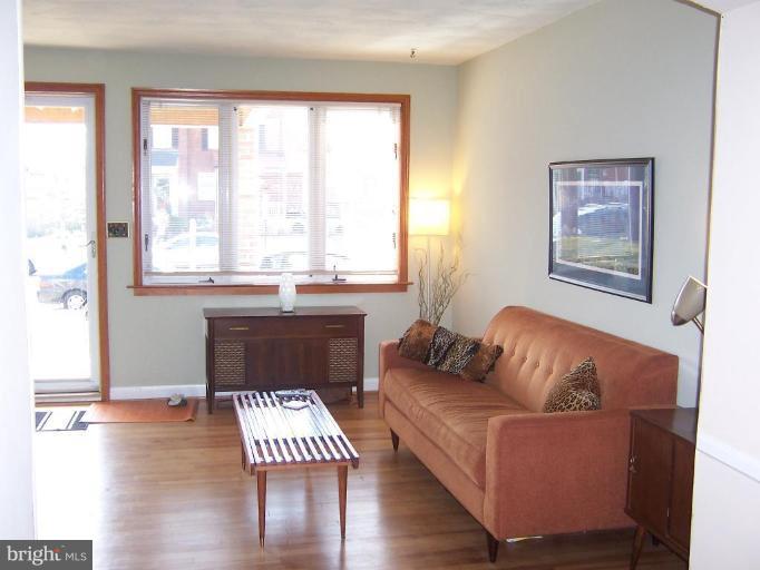 3431 Dunran Road Dundalk, MD 21222 - Photo 14 of 22 Living Room