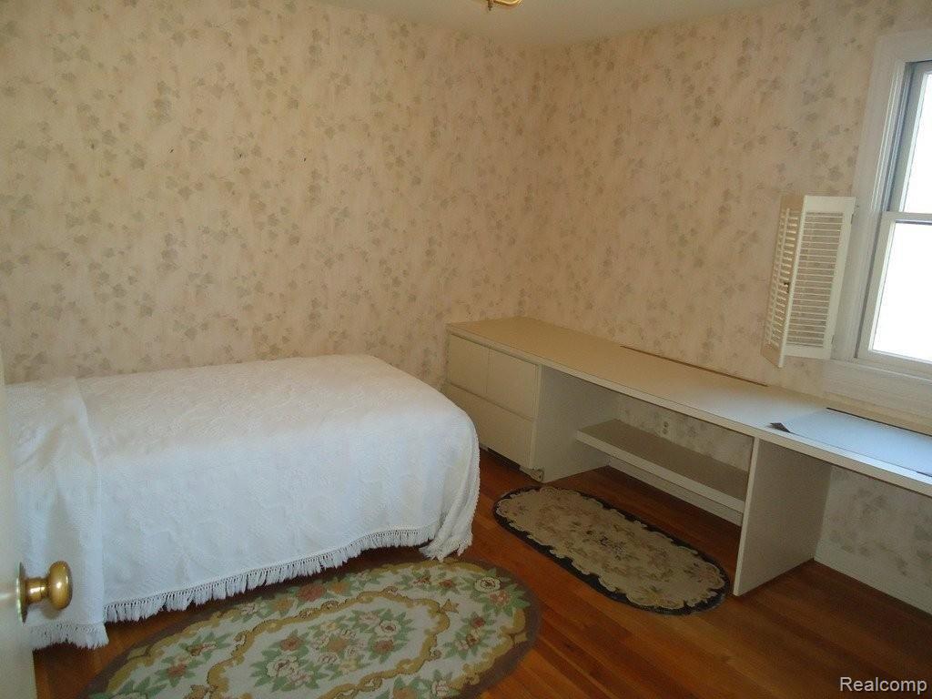1961 Graefield Road, Unit 34 Birmingham, MI 48009 - Photo 7 of 10 Second Bedroom