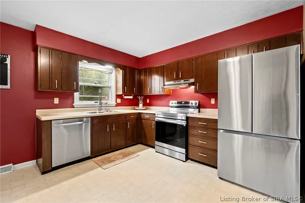 $269,900 | 3403 Jaffrey Drive, New Albany, IN 47150