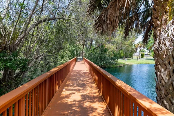 $1,725 | 9999 Summerbreeze Drive, Unit 510, Sunrise, FL 33322