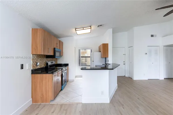 $1,725 | 9999 Summerbreeze Drive, Unit 510, Sunrise, FL 33322