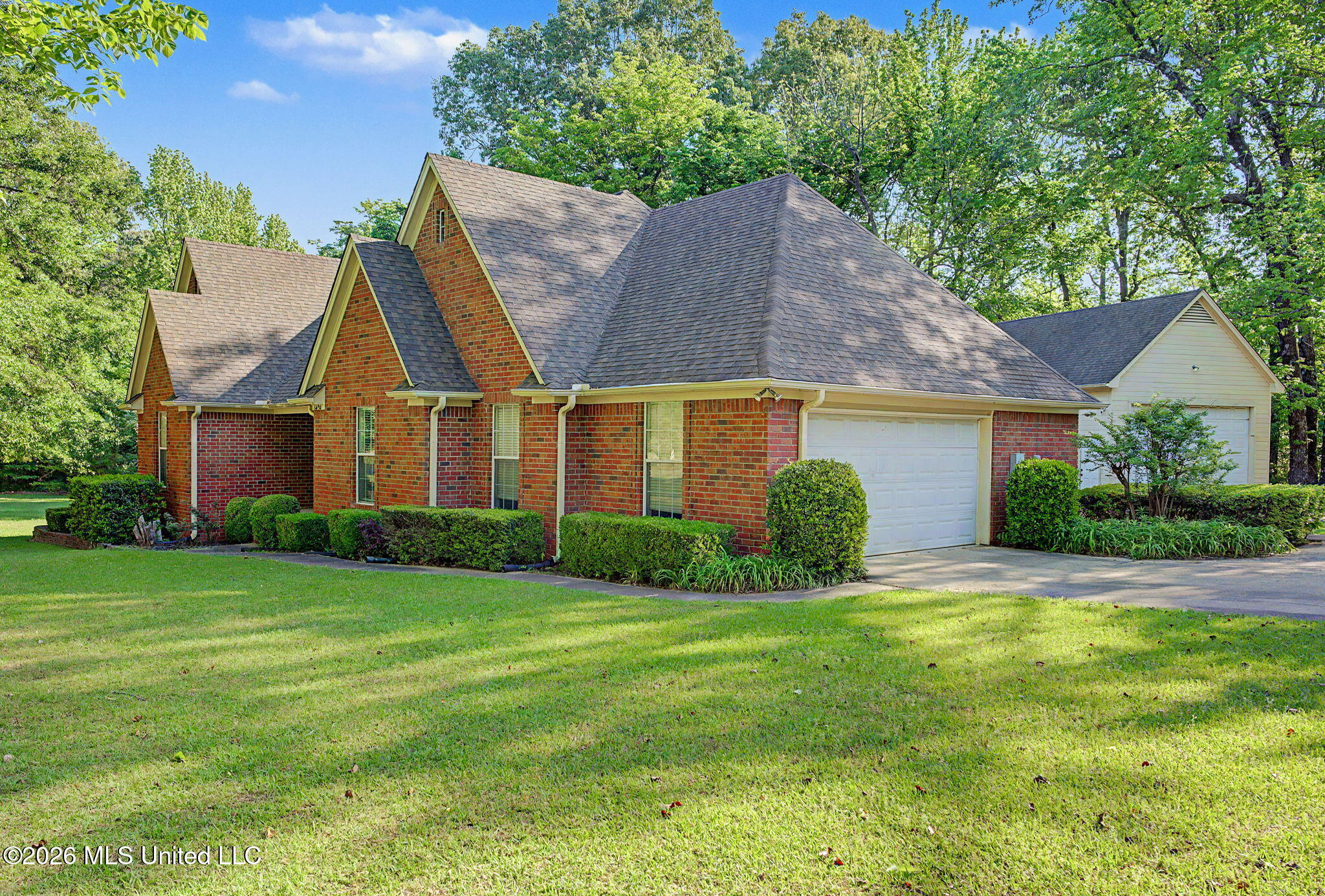 6490 Malone Road Olive Branch, MS 38654 - Photo 3 of 33 3-web-or-mls-6490 Malone-2-2