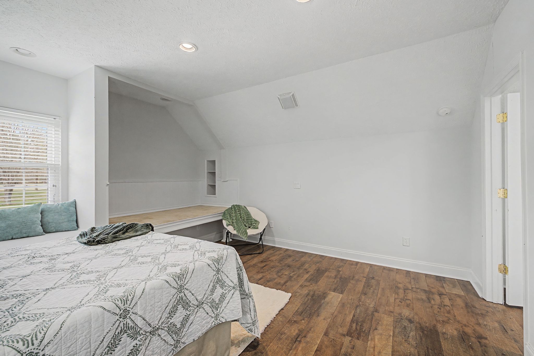 1123 Bramble Trail Murfreesboro, TN 37129 - Photo 29 of 41 a bedroom with a bed and a window