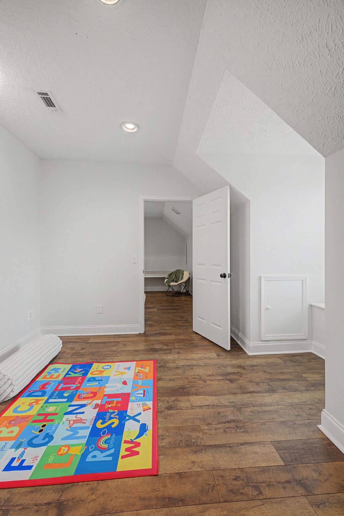 1123 Bramble Trail Murfreesboro, TN 37129 - Photo 32 of 41 a room with pool table and paintings on the wall