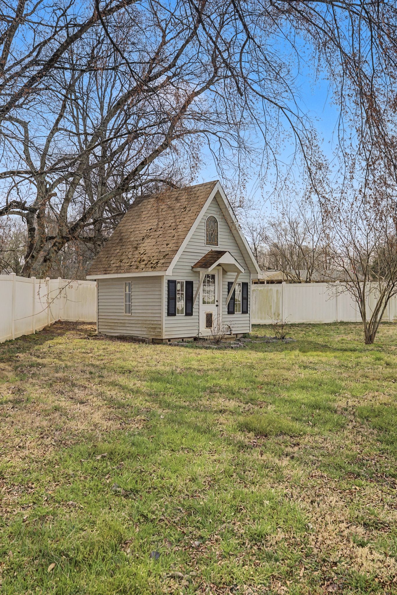 1123 Bramble Trail Murfreesboro, TN 37129 - Photo 40 of 41 a front view of a house with a garden