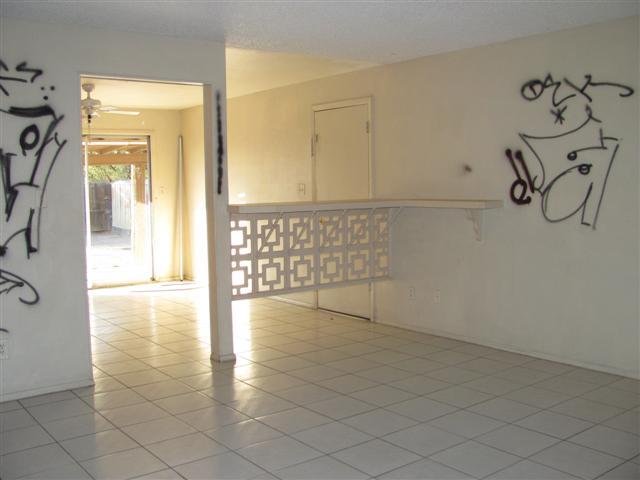 6838 West Berkeley Road Phoenix, AZ 85035 - Photo 2 of 8 Living Room