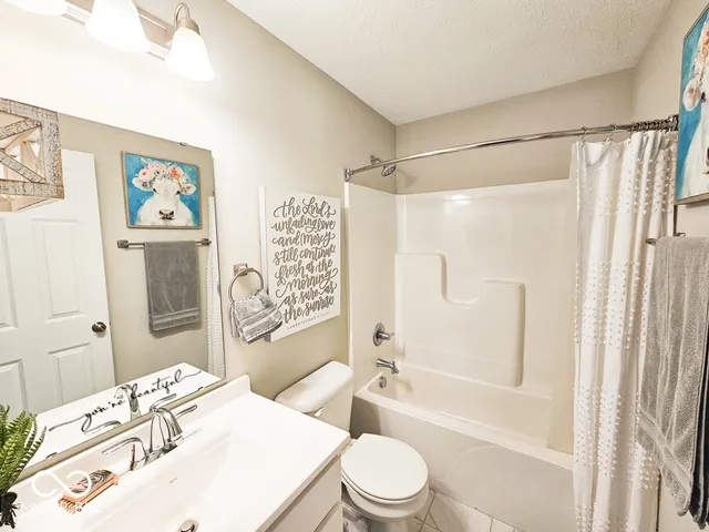 $279,900 | 7141 Lillian Place, Cumberland, IN 46229