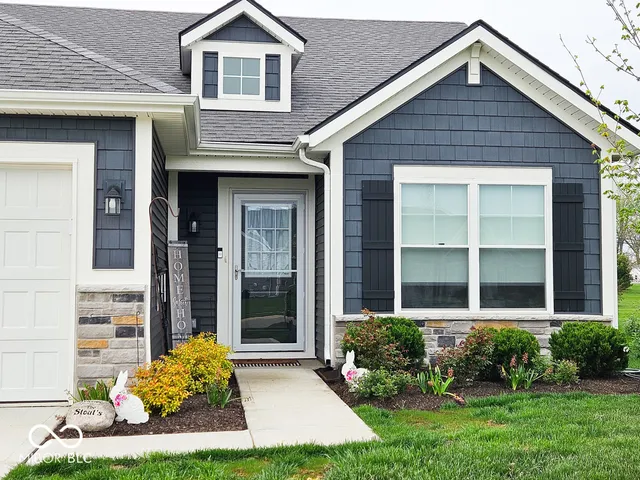 $279,900 | 7141 Lillian Place, Cumberland, IN 46229