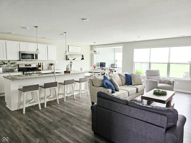 $279,900 | 7141 Lillian Place, Cumberland, IN 46229