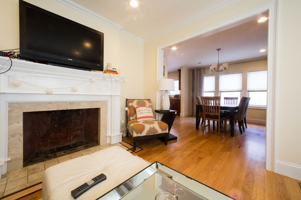 37 Beaconsfield Road, Unit 1 Brookline, MA 02445 - Photo 4 of 12