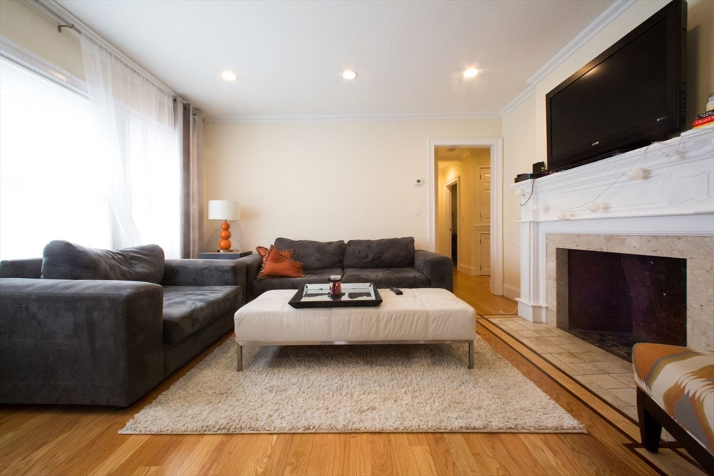 37 Beaconsfield Road, Unit 1 Brookline, MA 02445 - Photo 6 of 12