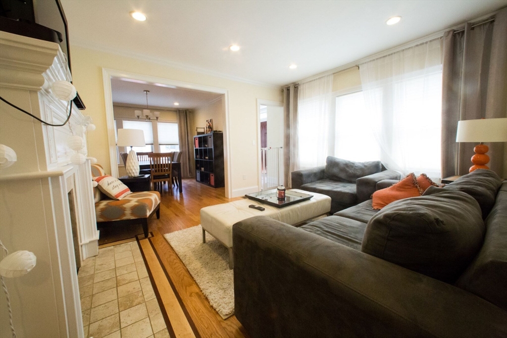 37 Beaconsfield Road, Unit 1 Brookline, MA 02445 - Photo 8 of 12