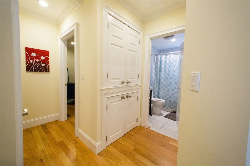37 Beaconsfield Road, Unit 1 Brookline, MA 02445 - Photo 10 of 12