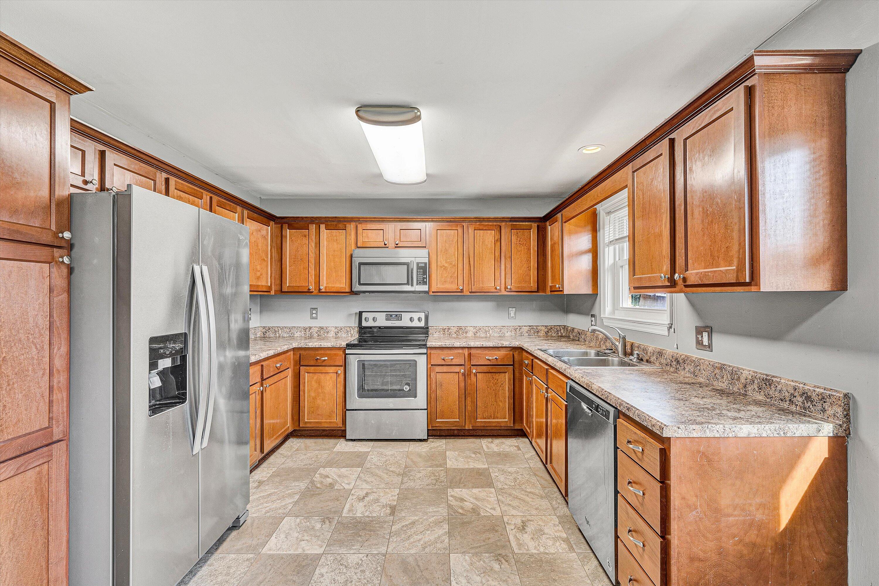 5339 Endicott Street Roanoke, VA 24019 - Photo 12 of 32 Kitchen
