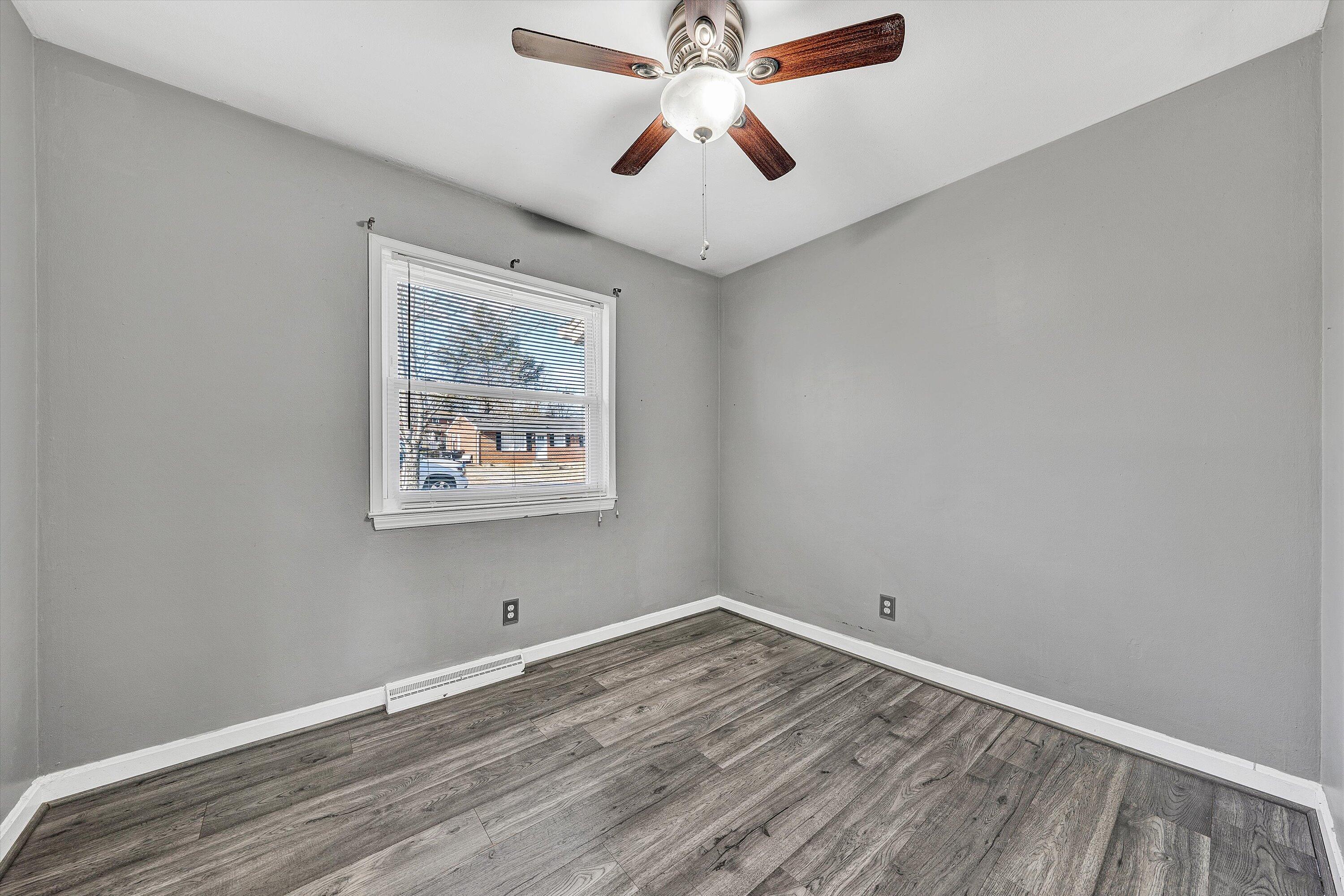 5339 Endicott Street Roanoke, VA 24019 - Photo 16 of 32 eat in kitchen