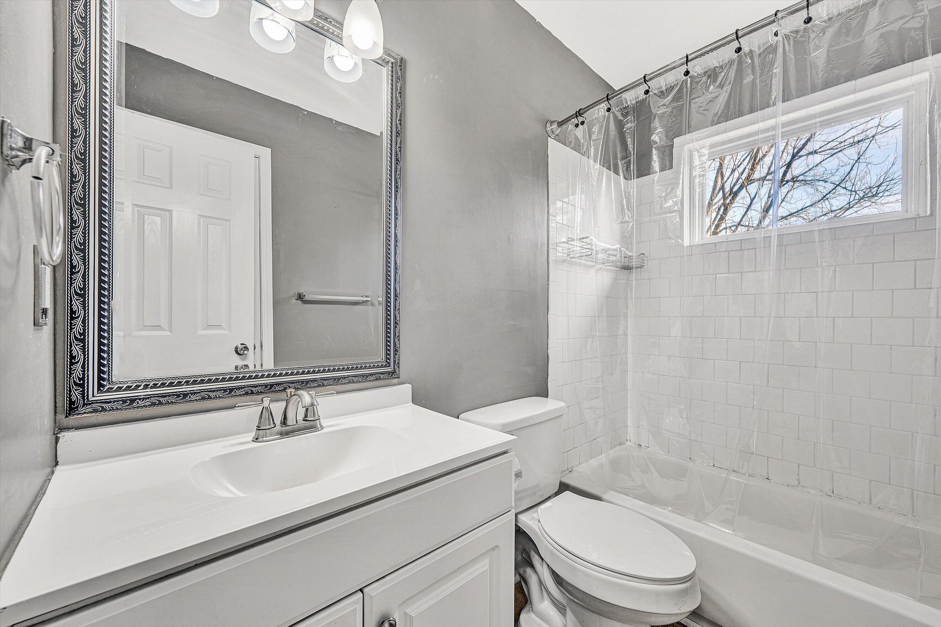 5339 Endicott Street Roanoke, VA 24019 - Photo 19 of 32 Bathroom