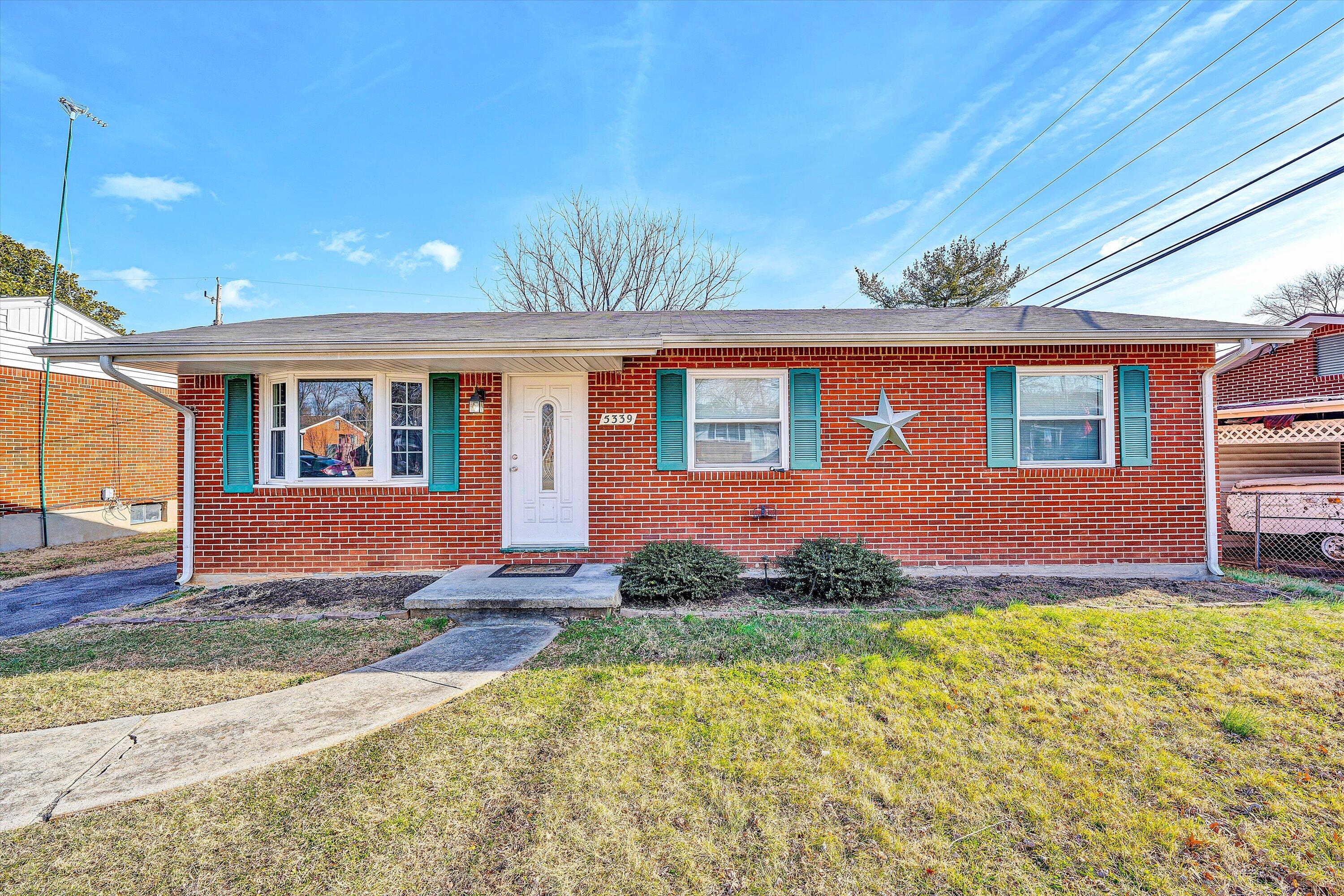 5339 Endicott Street Roanoke, VA 24019 - Photo 3 of 32 Front