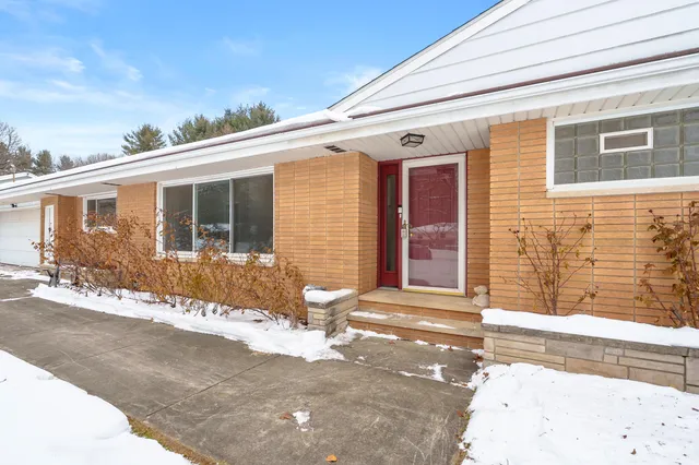 $289,900 | 10429 Lloy Street, Portage, MI 49024