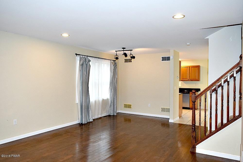 4 - Living room
