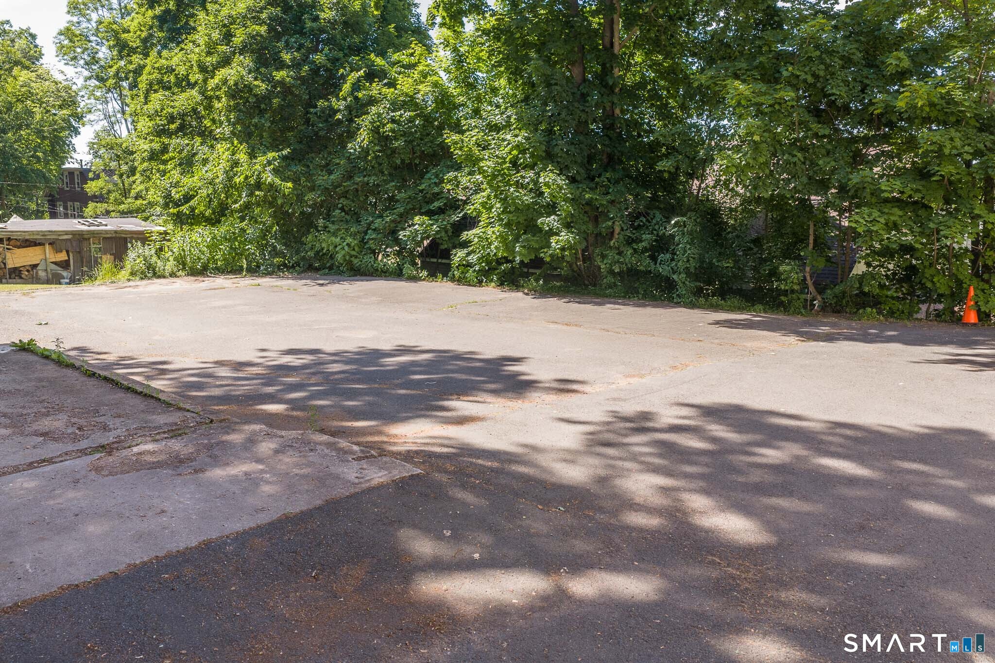 12 Arch Street Manchester, CT 06040 - Photo 5 of 40