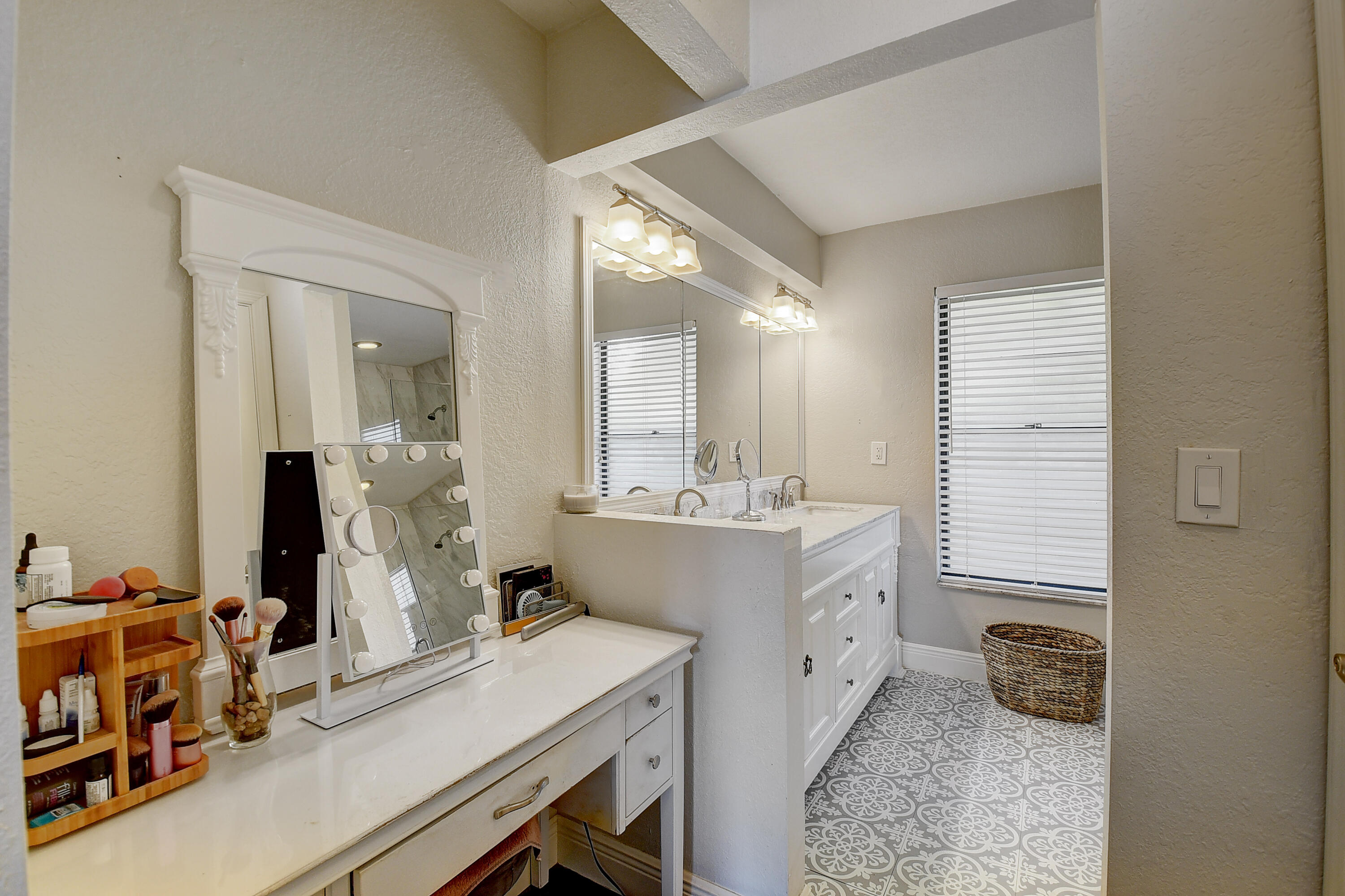 9040 Red Oak Lane Boca Raton, FL 33428 - Photo 21 of 44 40_dsc_8521_2_3_4_5