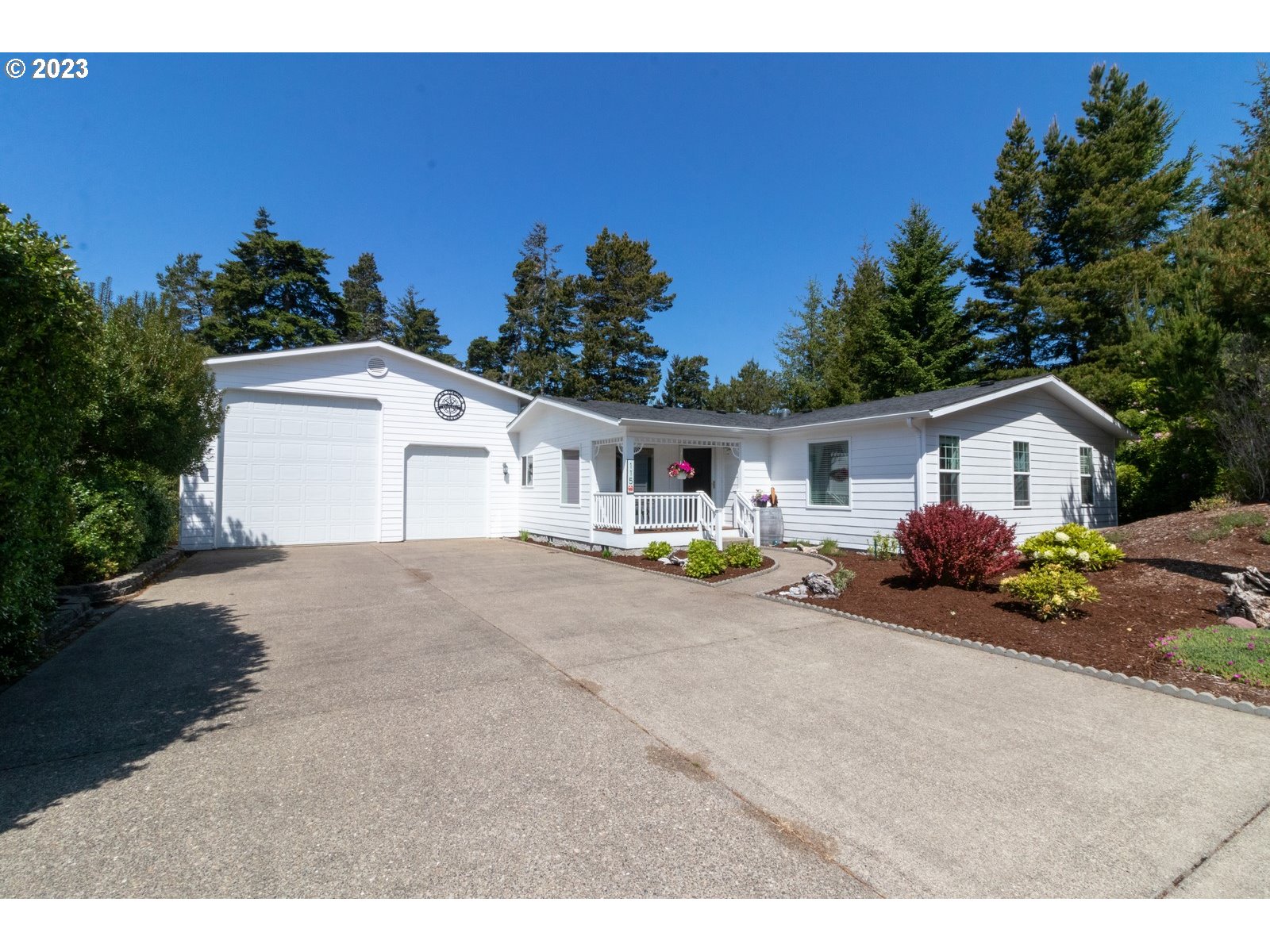 115 Pine Tree Loop Florence, OR 97439 - Photo 1 of 36 Gallery Image 1
