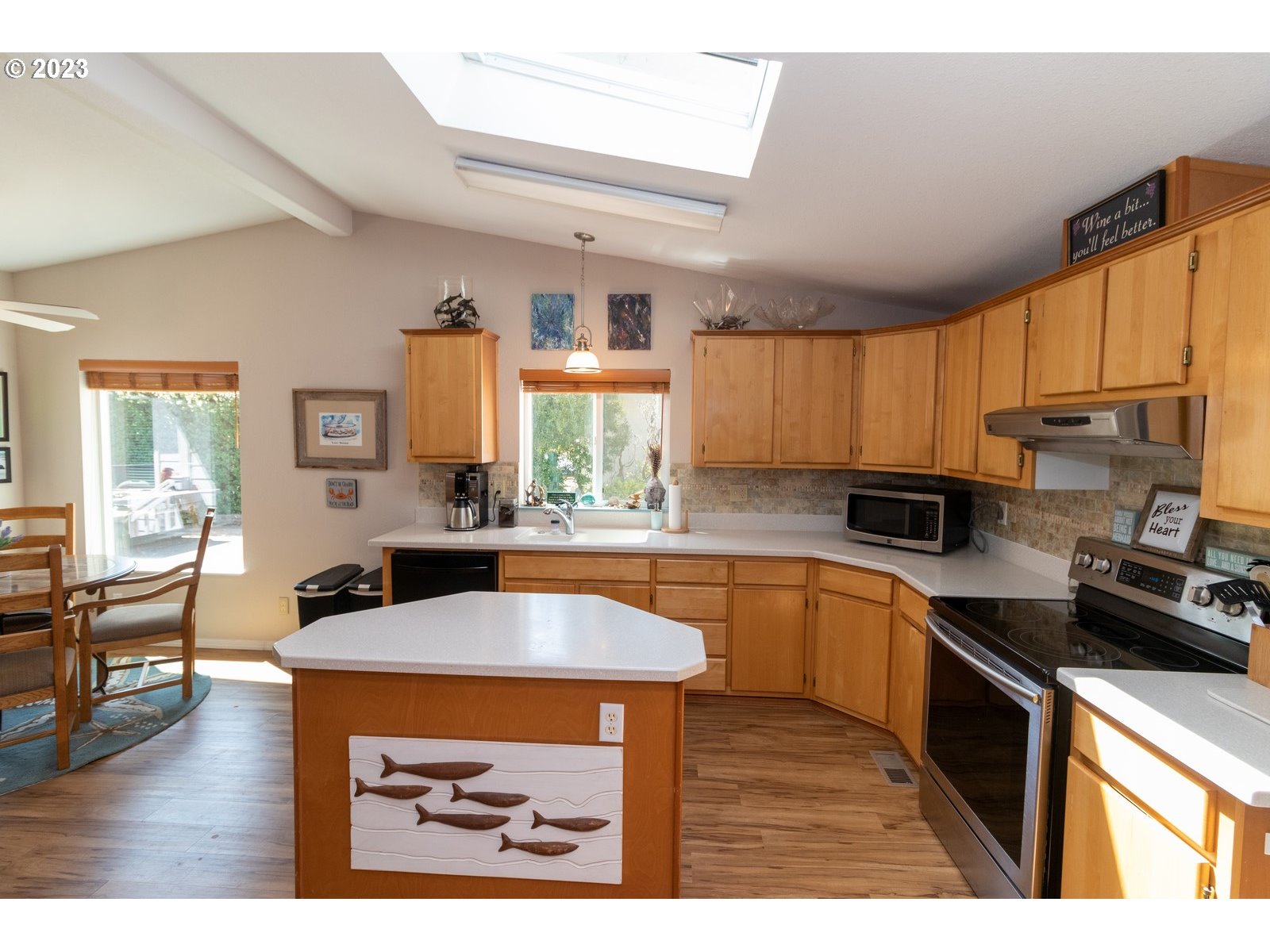 115 Pine Tree Loop Florence, OR 97439 - Photo 11 of 36 Gallery Image 11