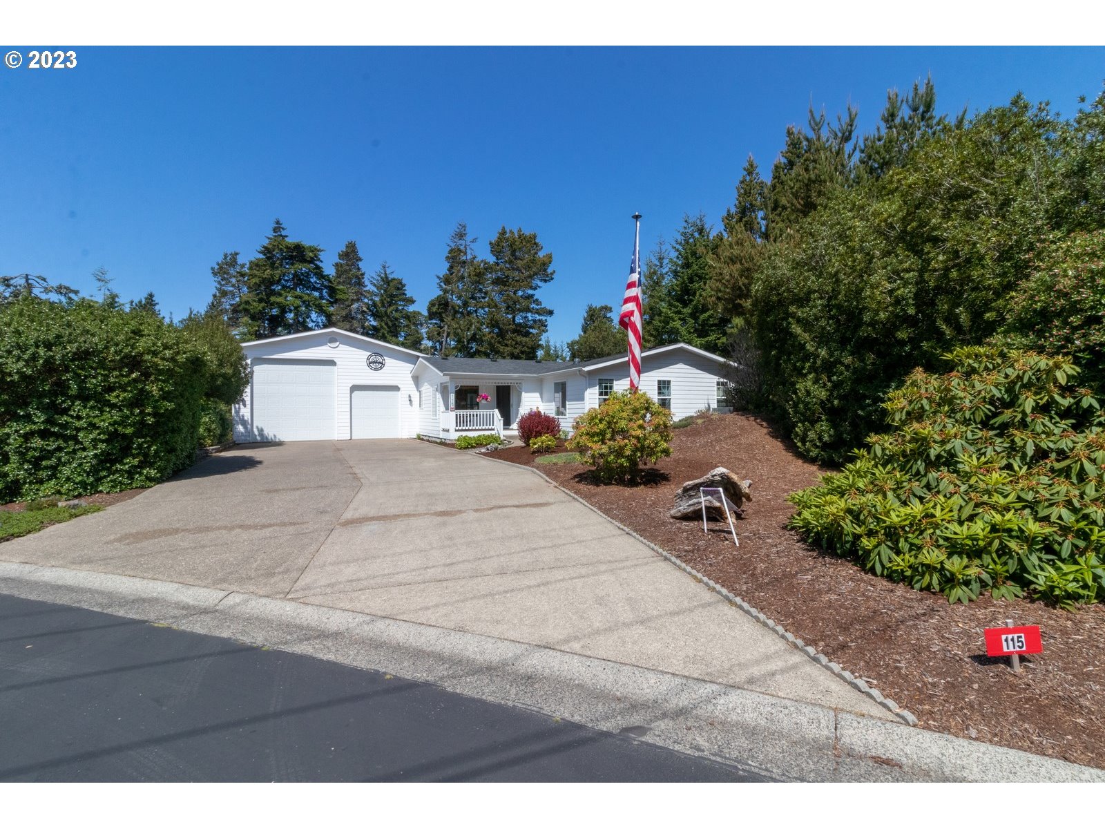 115 Pine Tree Loop Florence, OR 97439 - Photo 2 of 36 Gallery Image 2