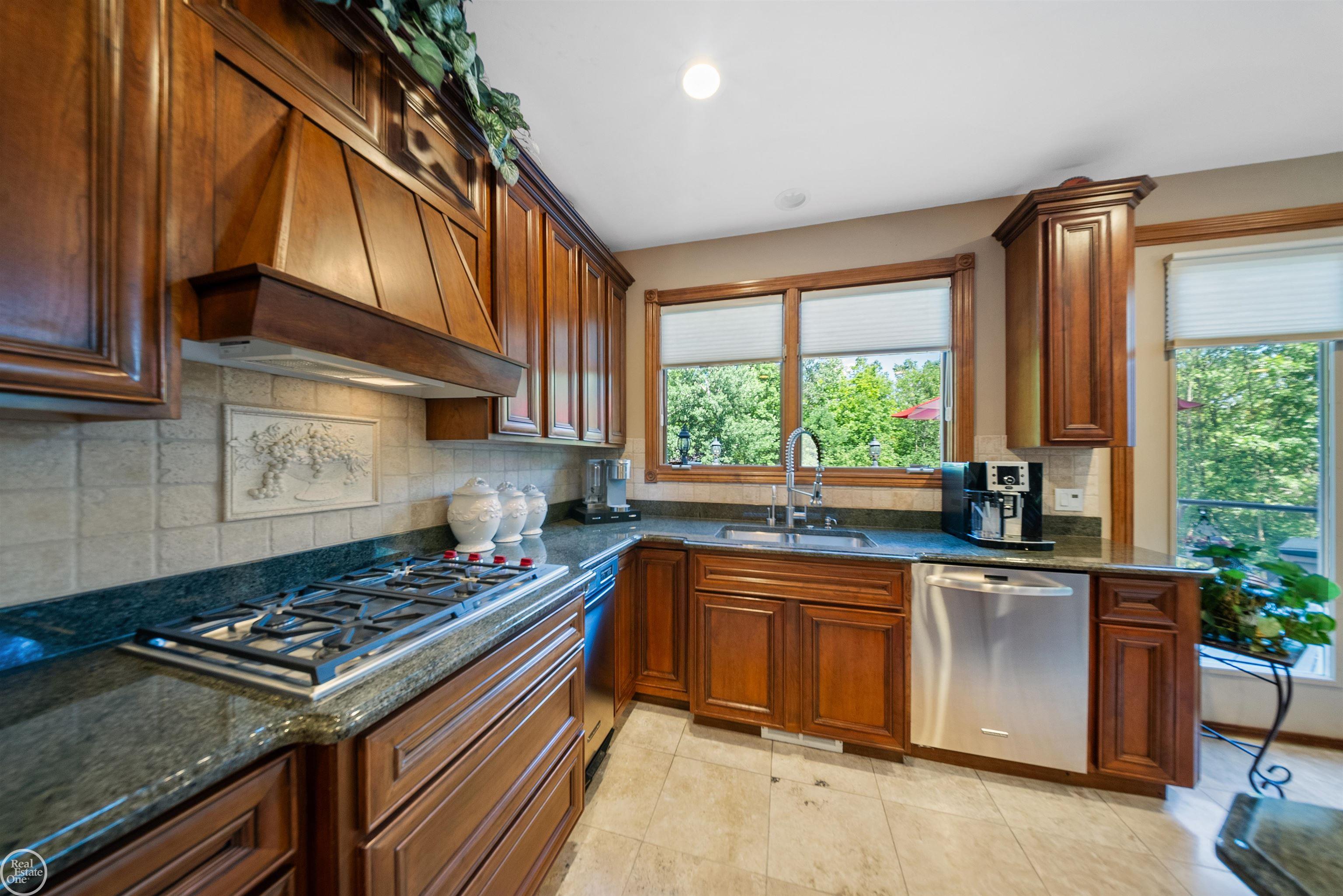 58046 Pheasant Ridge Washington, MI 48094 - Photo 18 of 68 50145436-f444e123-9857-49fb-9d04-59a9719bc53c.JPG