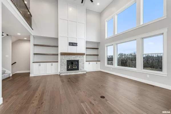 $1,259,000 | 6928 Wilderness Pointe, Bettendorf, IA 52722