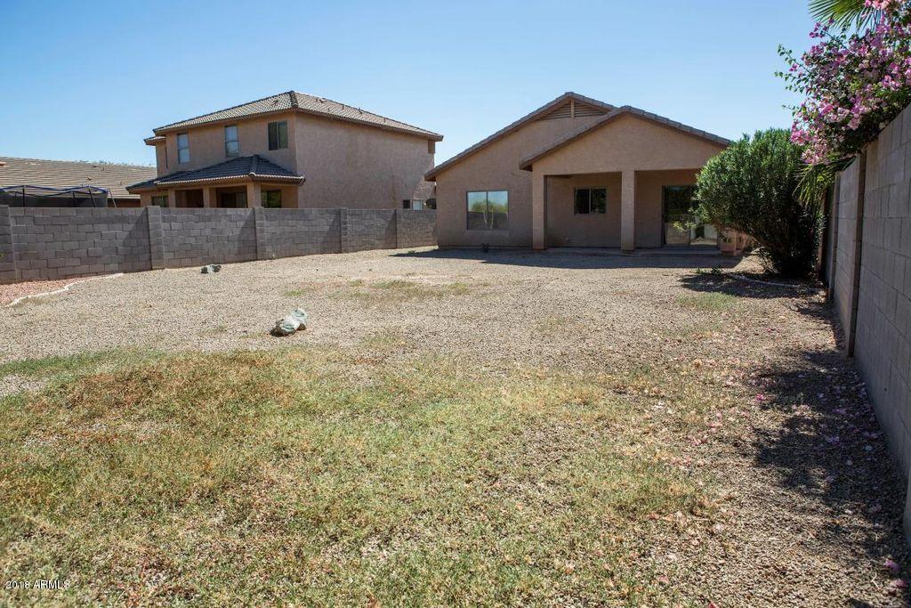 2612 West Maldonado Road Phoenix, AZ 85041 - Photo 3 of 25 2612 W Maldonado Rd-19