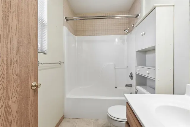 $153,900 | 605 North West Street, Nevada, MO 64772