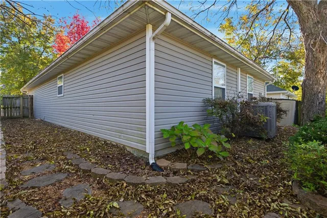 $153,900 | 605 North West Street, Nevada, MO 64772