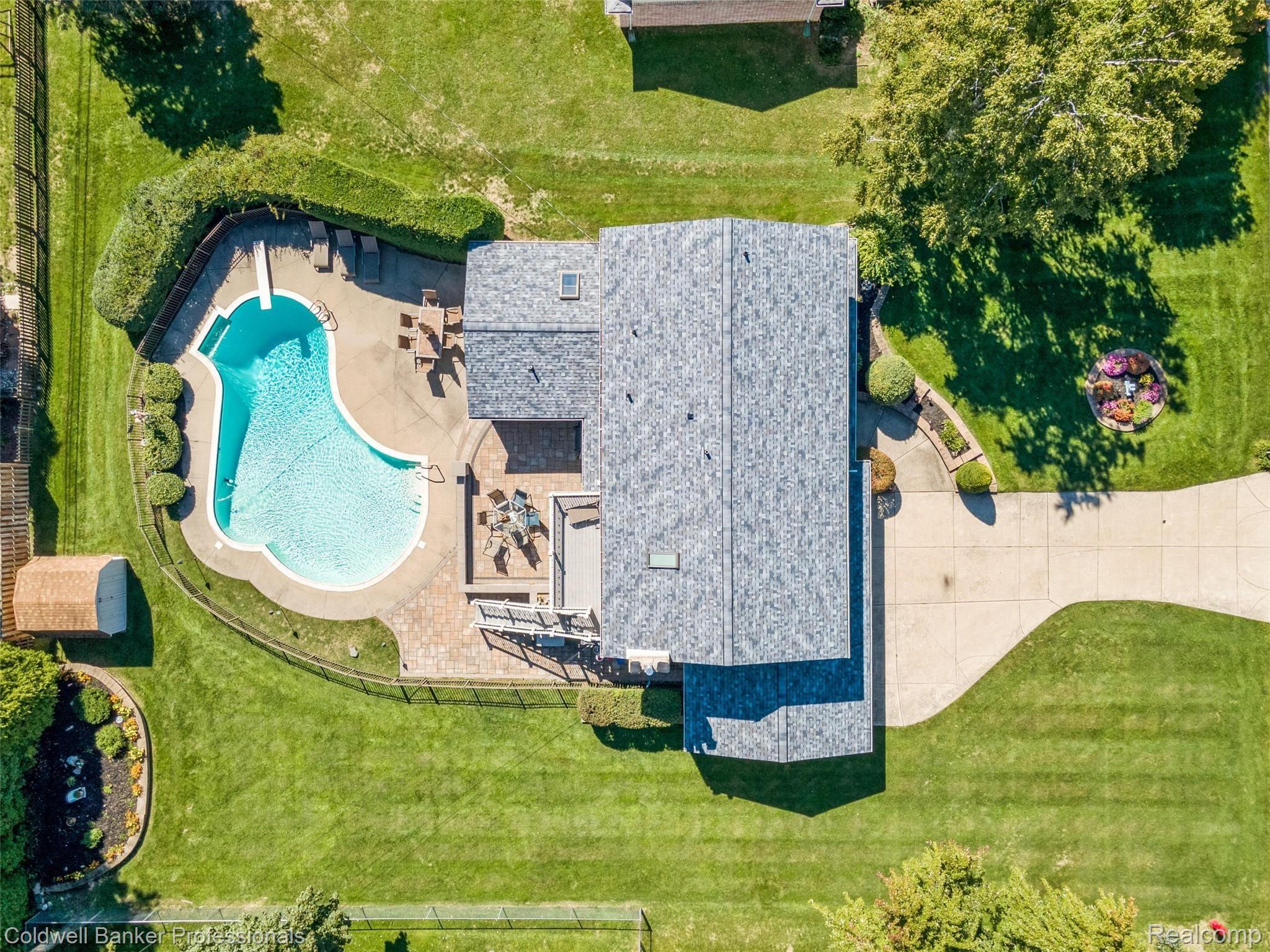 183 Longford Drive Rochester, MI 48309 - Photo 36 of 37 183-Longford-Dr-51.jpg