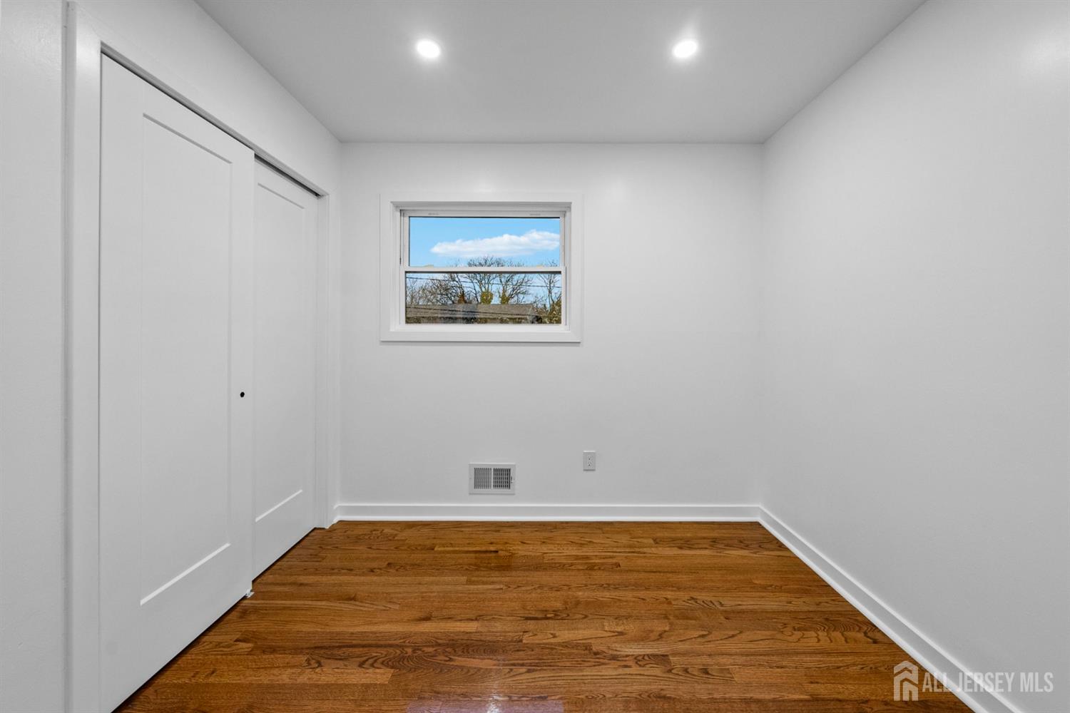 12 Barker Road Somerset, NJ 08873 - Photo 27 of 43