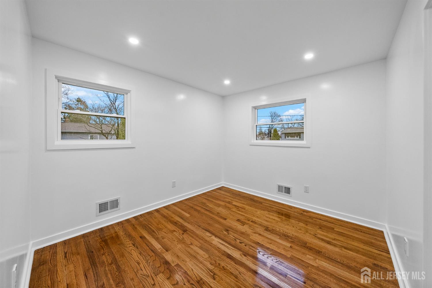 12 Barker Road Somerset, NJ 08873 - Photo 28 of 43