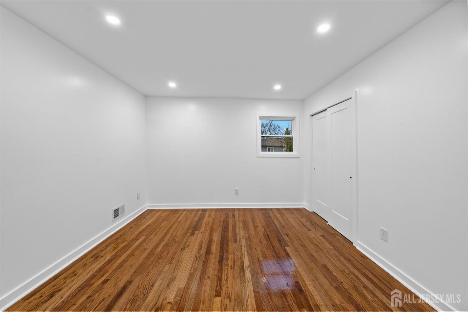 12 Barker Road Somerset, NJ 08873 - Photo 31 of 43