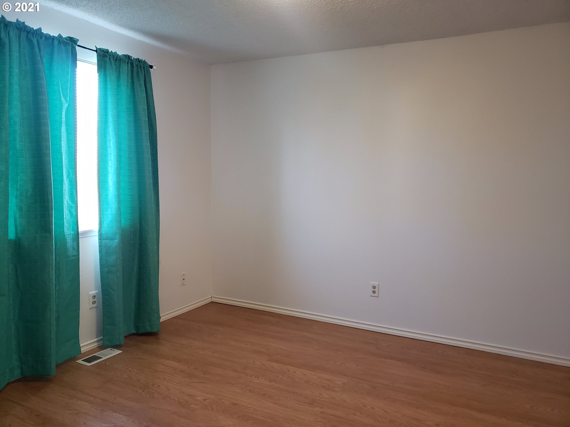 709 Southeast Isaac Avenue Pendleton, OR 97801 - Photo 13 of 22 Gallery Image 13