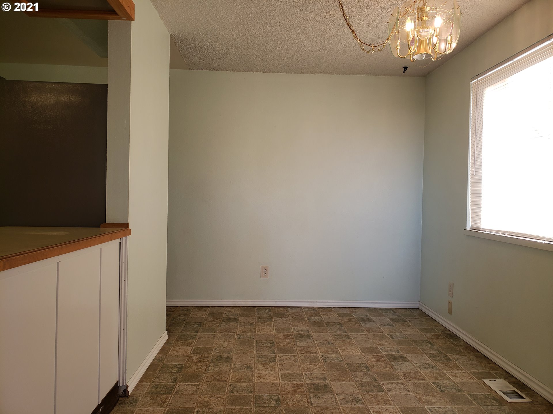 709 Southeast Isaac Avenue Pendleton, OR 97801 - Photo 9 of 22 Gallery Image 9