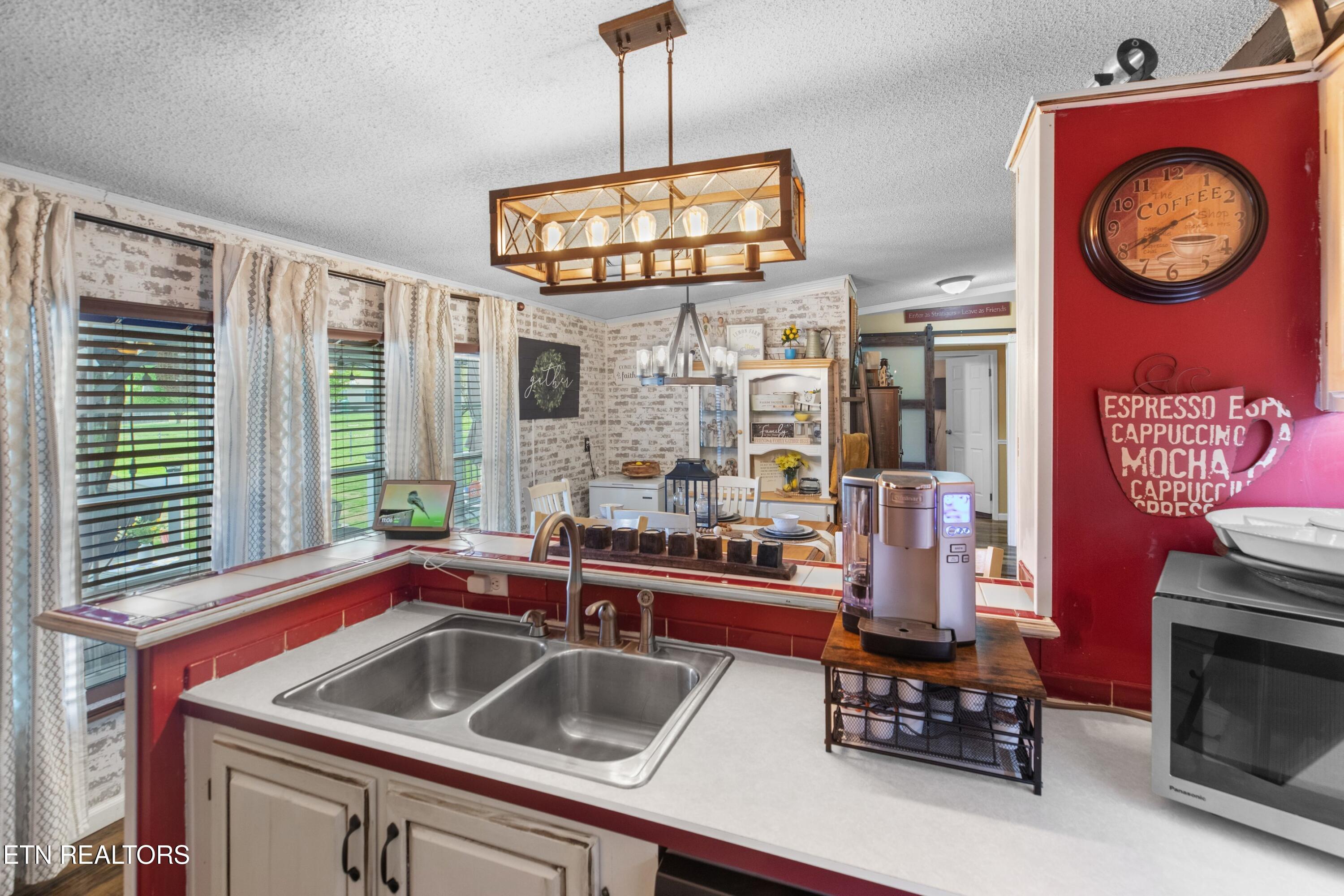 634 Nursery Road Dandridge, TN 37725 - Photo 11 of 35 011-634NurseryRoad-Dandridge-TN-37725-SM