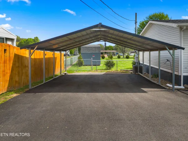 $339,000 | 634 Nursery Road, Dandridge, TN 37725