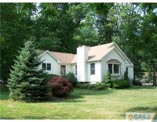 26 Greenview Road Monmouth Junction, NJ 08852 - Photo 1 of 6 Gallery Image 1