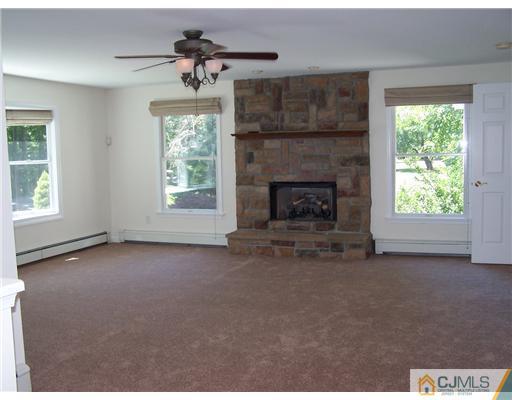 26 Greenview Road Monmouth Junction, NJ 08852 - Photo 2 of 6 Gallery Image 2