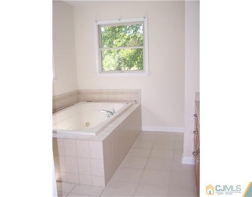 26 Greenview Road Monmouth Junction, NJ 08852 - Photo 5 of 6 Gallery Image 5