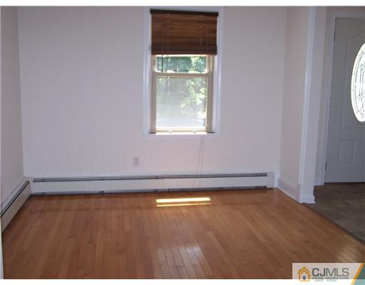 26 Greenview Road Monmouth Junction, NJ 08852 - Photo 6 of 6 Gallery Image 6