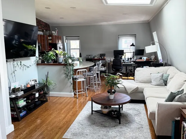 $2,950 | 172 Bunker Hill Street, Unit 3, Boston, MA 02129