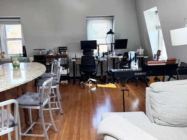 $2,950 | 172 Bunker Hill Street, Unit 3, Boston, MA 02129